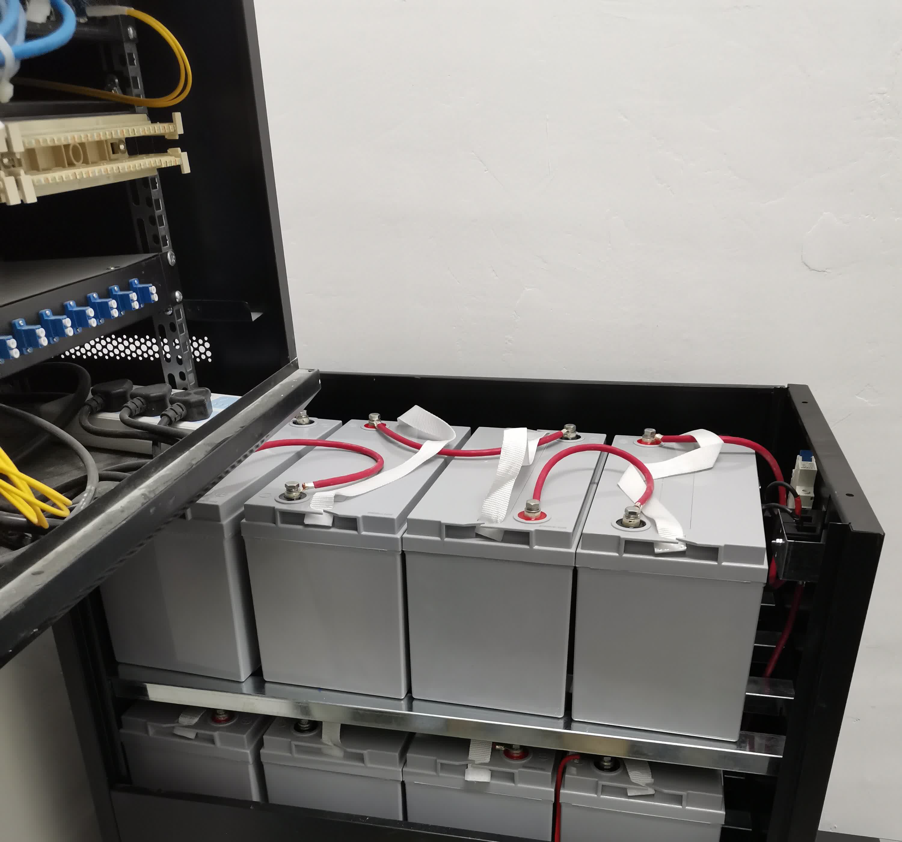 ups电源里面有使用导热材料吗 ups电源内部有什么部件[浪] 在市电正常